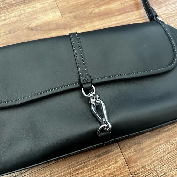 Coach Hamptons Glovetanned Black Shoulder Bag - Picture 2 of 7